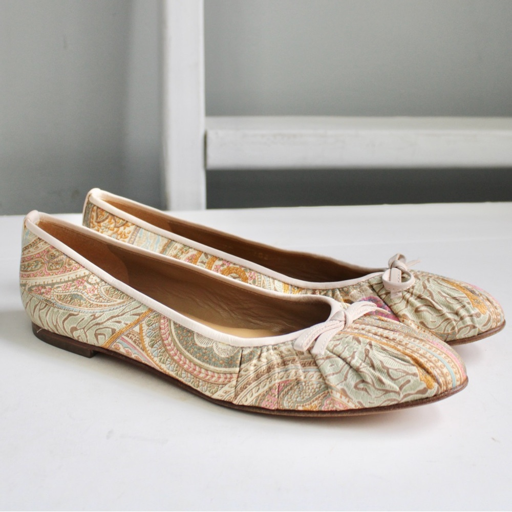 Stuart Weitzman Cream Multicolor Floral Paisley Ballet Almond Toe Flats Size 10